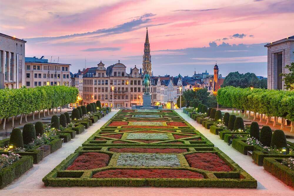 welche sprache spricht man in belgien Rathaus bei Sonnenuntergang in Brussel, skrivanek gmbh