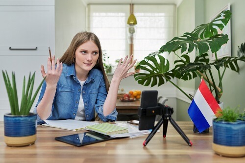 welche sprache spricht man in belgien Studentin der niederlandischen Sprache skrivanek gmbh