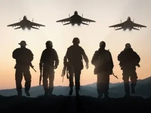 Soldaten und Kampfflugzeuge bei Sonnenuntergang Demonstration der Kampfbereitschaft Ubersetzugnsburo Berlin